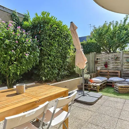 Large With Terrace *nantes* Apartment Nantes