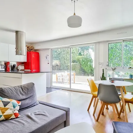 Apartment Large With Terrace *nantes* Nantes