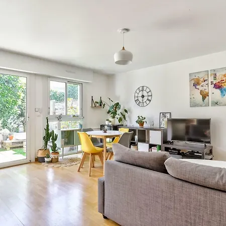 Apartment Large With Terrace *nantes* Nantes